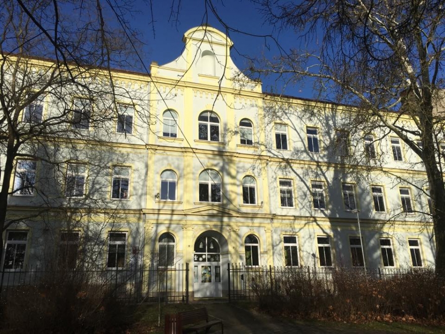 Škola_vchod